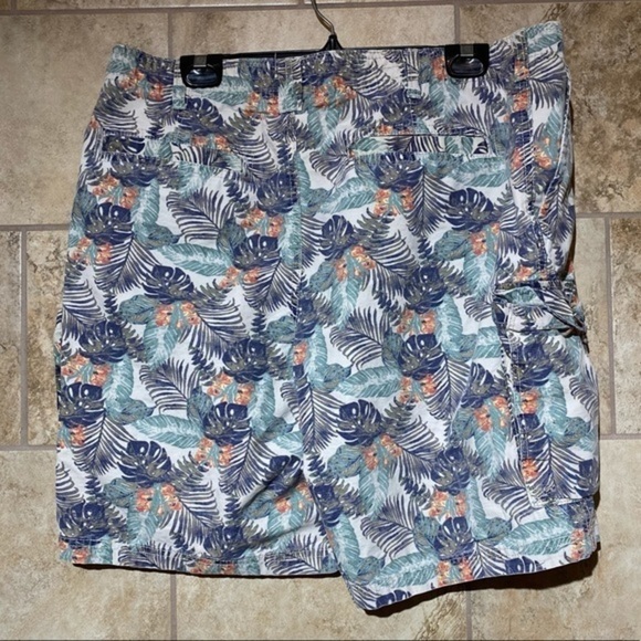Izod Men’s Tropical Cargo Shorts 38 - Picture 2 of 5
